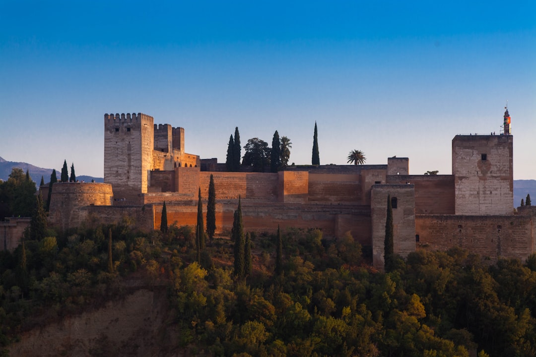 destinos artísticos en Granada 2025 imagen 1